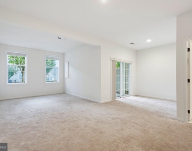 43248 Mitcham Square - Photo Thumbnail 16