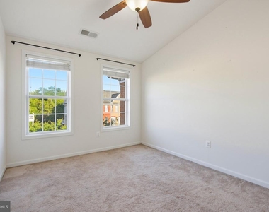 43248 Mitcham Square - Photo Thumbnail 13
