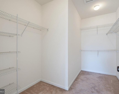 43248 Mitcham Square - Photo Thumbnail 11