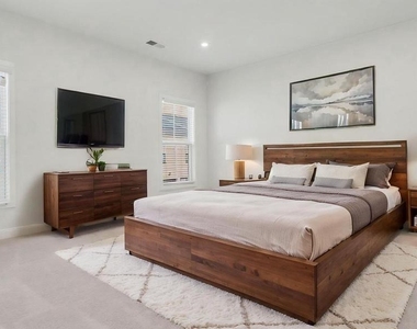 43595 Farringdon Square - Photo Thumbnail 15