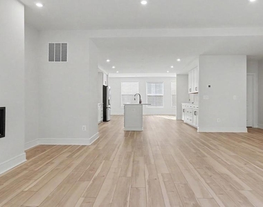 43595 Farringdon Square - Photo Thumbnail 21