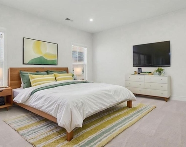 43595 Farringdon Square - Photo Thumbnail 14