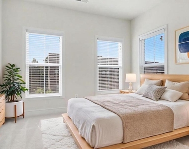 43595 Farringdon Square - Photo Thumbnail 18
