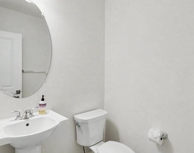 43595 Farringdon Square - Photo Thumbnail 32