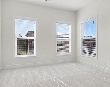 43595 Farringdon Square - Photo Thumbnail 47