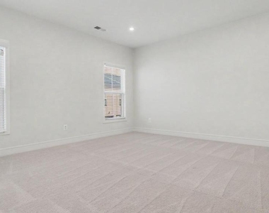 43595 Farringdon Square - Photo Thumbnail 39
