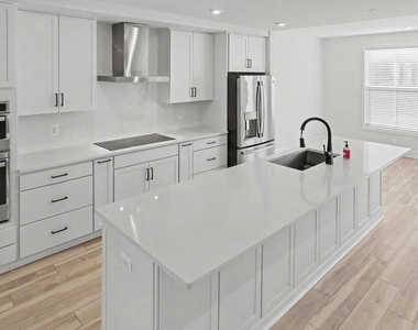 43595 Farringdon Square - Photo Thumbnail 30