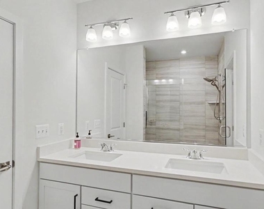 43595 Farringdon Square - Photo Thumbnail 44
