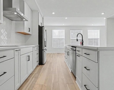 43595 Farringdon Square - Photo Thumbnail 29