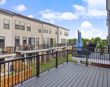 43595 Farringdon Square - Photo Thumbnail 37