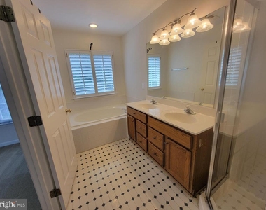 20872 Ivymount Terrace - Photo Thumbnail 13