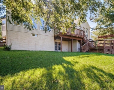 211 Park Gate Drive Se - Photo Thumbnail 3
