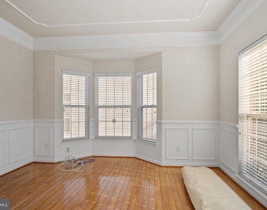 211 Park Gate Drive Se - Photo Thumbnail 12