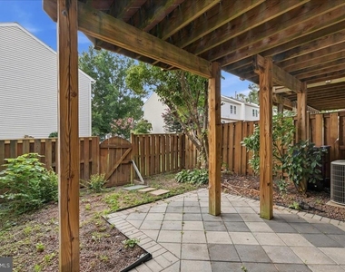 5718 Croatan Court - Photo Thumbnail 31