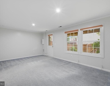 5718 Croatan Court - Photo Thumbnail 19