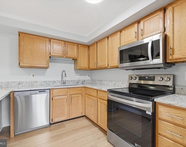 5718 Croatan Court - Photo Thumbnail 12
