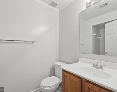 5718 Croatan Court - Photo Thumbnail 15