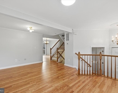 5718 Croatan Court - Photo Thumbnail 5