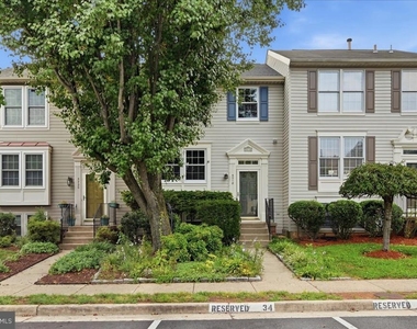 5718 Croatan Court - Photo Thumbnail 2