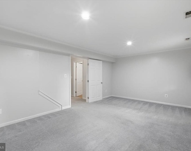 5718 Croatan Court - Photo Thumbnail 18