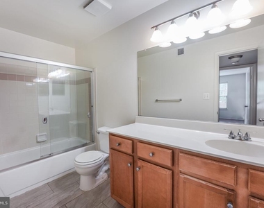 1712 Abercromby Court - Photo Thumbnail 20