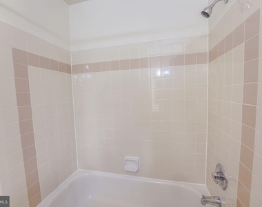 1712 Abercromby Court - Photo Thumbnail 9