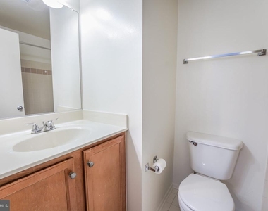 1712 Abercromby Court - Photo Thumbnail 8