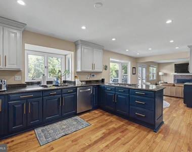 3507 Pecan Place - Photo Thumbnail 13