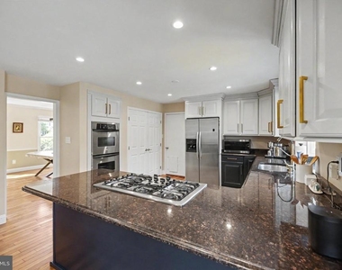 3507 Pecan Place - Photo Thumbnail 11