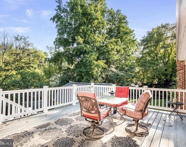 2617 E Maple Street - Photo Thumbnail 9