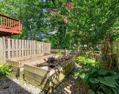 7105 Dijohn Court - Photo Thumbnail 12