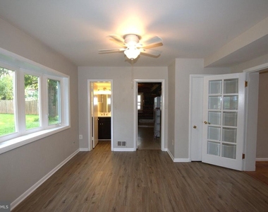 6933 Tyndale Street - Photo Thumbnail 16
