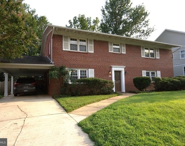 6933 Tyndale Street - Photo Thumbnail 1