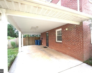 6933 Tyndale Street - Photo Thumbnail 4