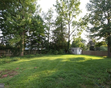 6933 Tyndale Street - Photo Thumbnail 3