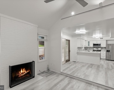 1550 Mclean Commons Court - Photo Thumbnail 10