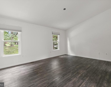 1550 Mclean Commons Court - Photo Thumbnail 18