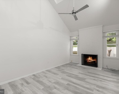 1550 Mclean Commons Court - Photo Thumbnail 9