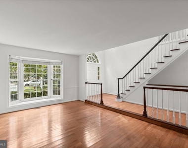 1550 Mclean Commons Court - Photo Thumbnail 5