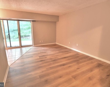 11658 Stoneview Square - Photo Thumbnail 2