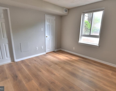 11658 Stoneview Square - Photo Thumbnail 14