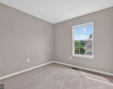 2432 Clover Field Circle - Photo Thumbnail 16