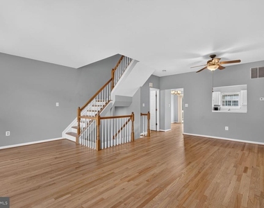 2432 Clover Field Circle - Photo Thumbnail 8