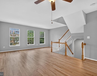 2432 Clover Field Circle - Photo Thumbnail 4