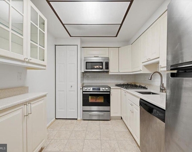 7600 Tremayne Place - Photo Thumbnail 8
