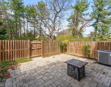 1808 Golf View Court - Photo Thumbnail 22