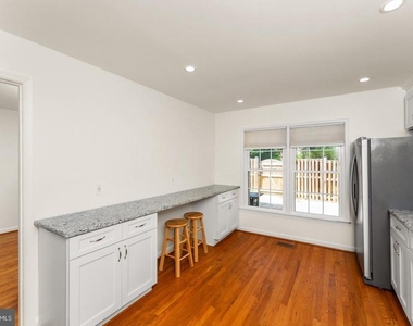 1808 Golf View Court - Photo Thumbnail 8