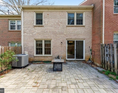 1808 Golf View Court - Photo Thumbnail 23