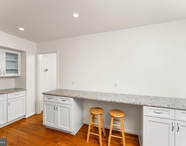 1808 Golf View Court - Photo Thumbnail 9
