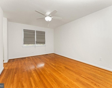 1808 Golf View Court - Photo Thumbnail 15